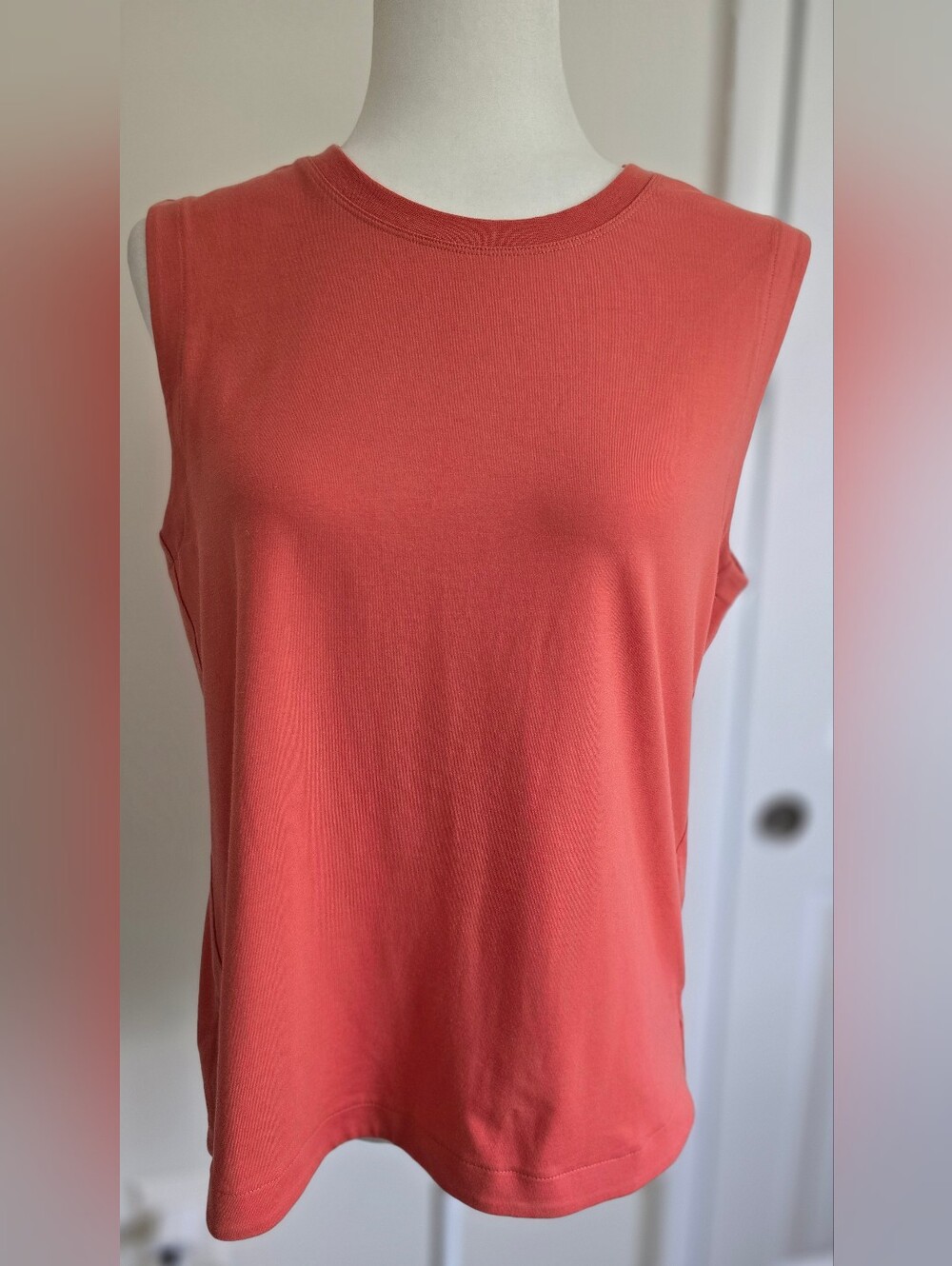 Atleta Effortless Tank, NWT, Size M, Sleeveless Crewneck Tank Top - Coral - Picture 1 of 9